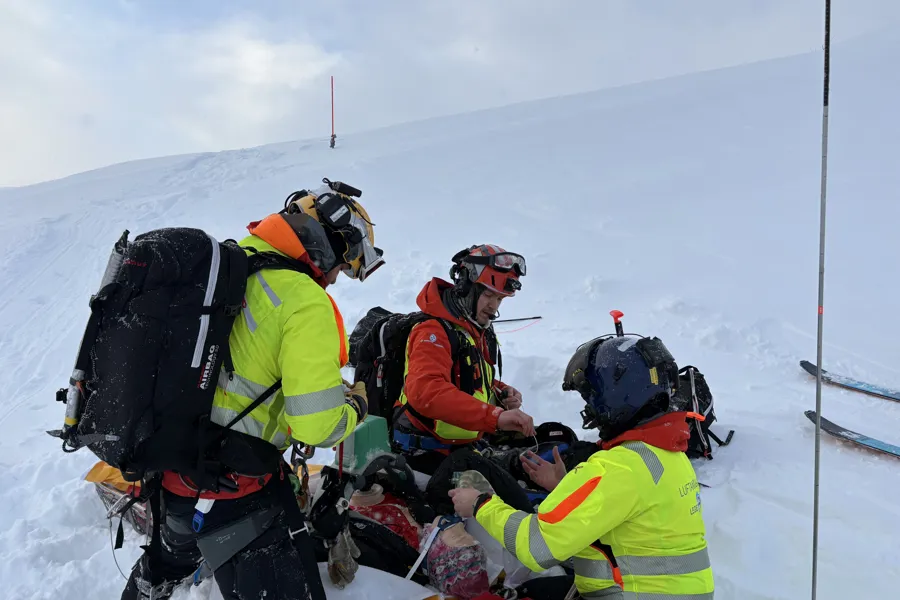 Redningspersonell øver på skred