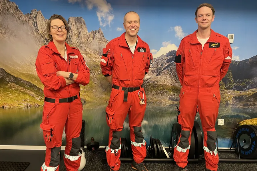 Helikoptercrewet foran Sunnmørsalpene